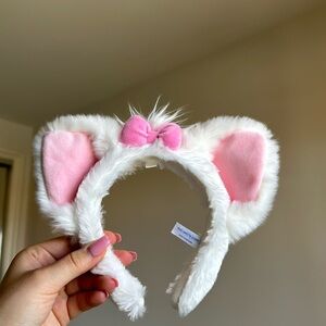 Aristrocat Disney ears (exclusive to Tokyo Disney)